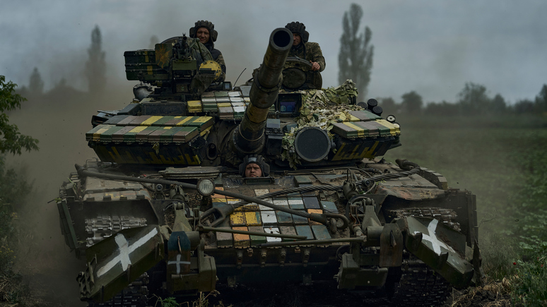 Handelsblatt: парадокс конфликта — украинские танки всё чаще заправляют топливом из российской нефти