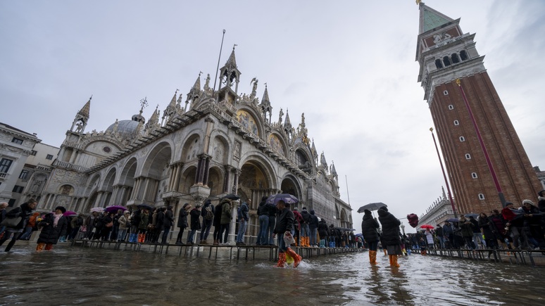 Guardian: Венеции грозит попадание в «чёрный список» ЮНЕСКО из-за наводнений и массового туризма