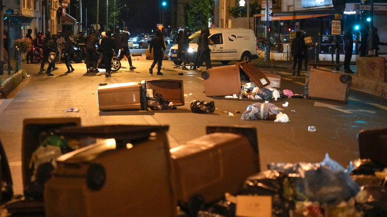 Valeurs actuelles: французские власти оценили ущерб от недавних погромов в €1 млрд
