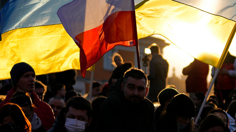 Корреспондент: посла Польши вызвали в МИД Украины после слов министра о неблагодарности Киева