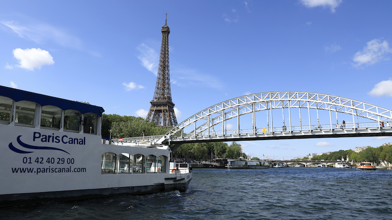 Times: загрязнение Сены помешало провести в Париже тренировочные заплывы перед Кубком мира