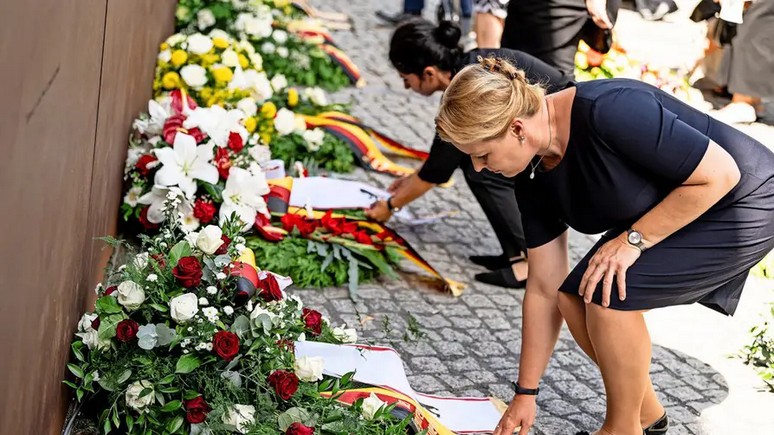 Das Erste: «трещина в обществе» — в Германии почтили память погибших у Берлинской стены  
