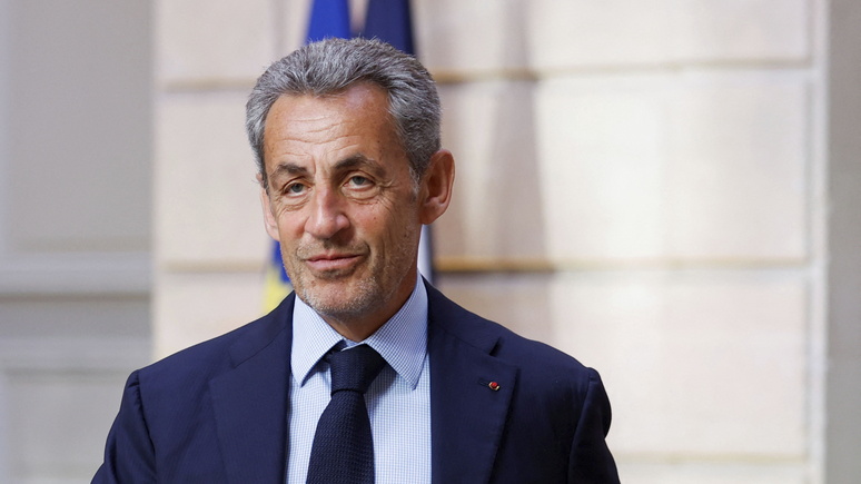 RTL: Саркози предложил решать украинский конфликт не оружием, а дипломатией