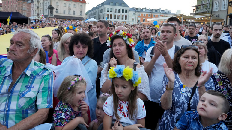 СТРАНА: дети украинских беженцев подвергаются травле в польских школах