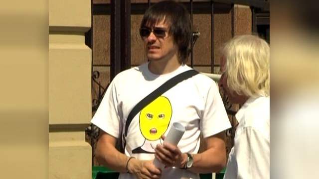 Носить футболку Pussy Riot в России опасно