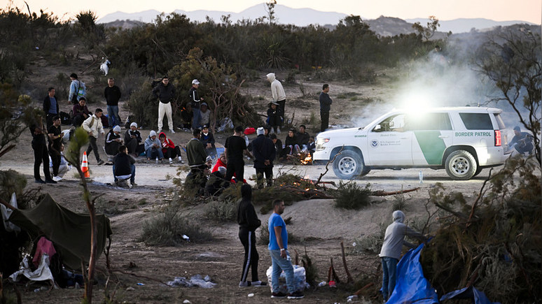 CNN: Байден построит стену от мигрантов — в нарушение законов и собственных обещаний