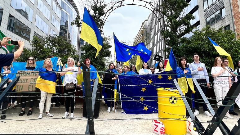 Французский коммунист: вхождение Украины в состав ЕС будет ошибкой и приведёт к новым войнам
