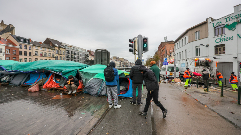 EurActiv: после убийства шведских фанатов в Брюсселе в ЕС пообещали активнее высылать на родину мигрантов