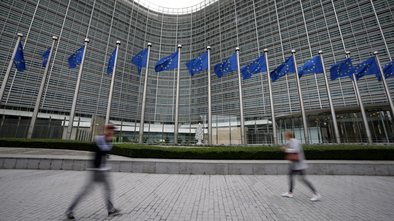 Bloomberg: «затыкают дыры» — ЕС готовит новый пакет санкций для России 