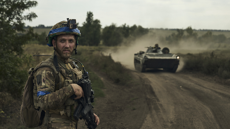 Польский военный: стагнация на фронте не сулит ничего хорошего «распадающейся» Украине 