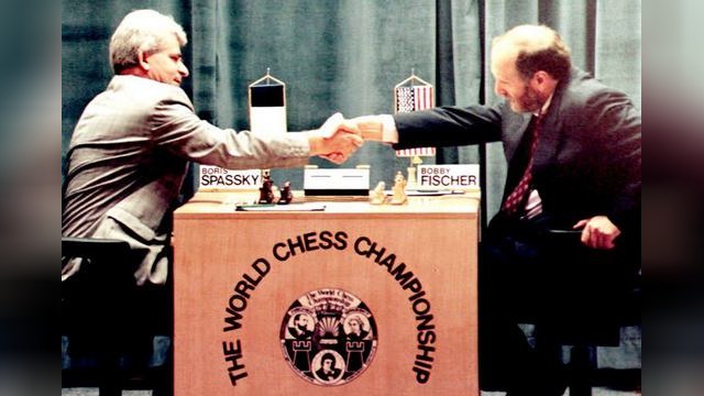 Шахматного гения «незаконно удерживают в Москве»