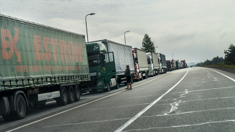 Reuters: вслед за поляками перекрыть границу с Украиной пригрозили словацкие дальнобойщики