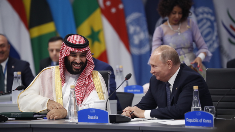 Bloomberg: турне Путина по странам Персидского залива наглядно показывает провал попыток Запада по изоляции России
