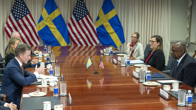 SwebbTV: правительство Швеции сдаёт суверенитет своей страны войскам НАТО