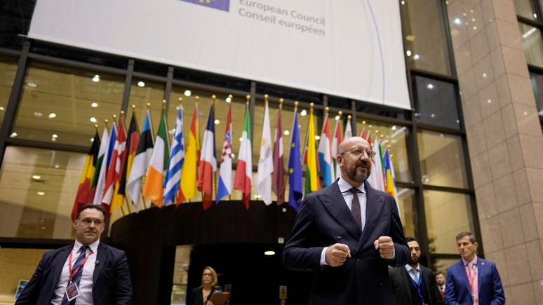 Ударом по Украине назвал Bloomberg блокировку в ЕС многомиллиардной помощи Киеву