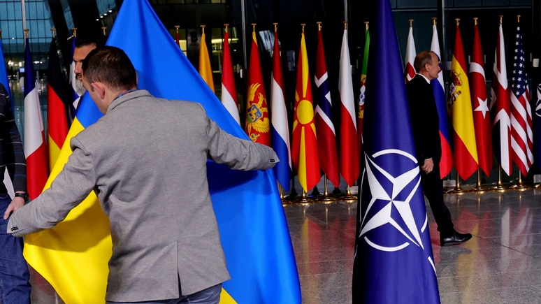 Членство в альянсе как морковка: Украину втянули в конфликт с Россией ради защиты интересов НАТО 