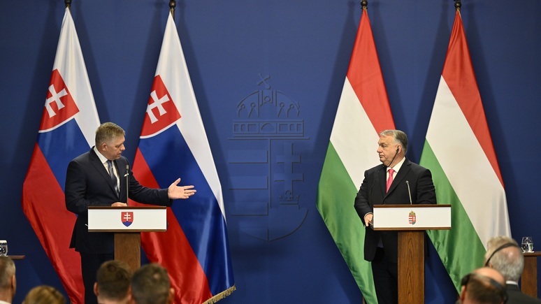 AP: Словакия поддержала Венгрию в нежелании выделять деньги Украине
