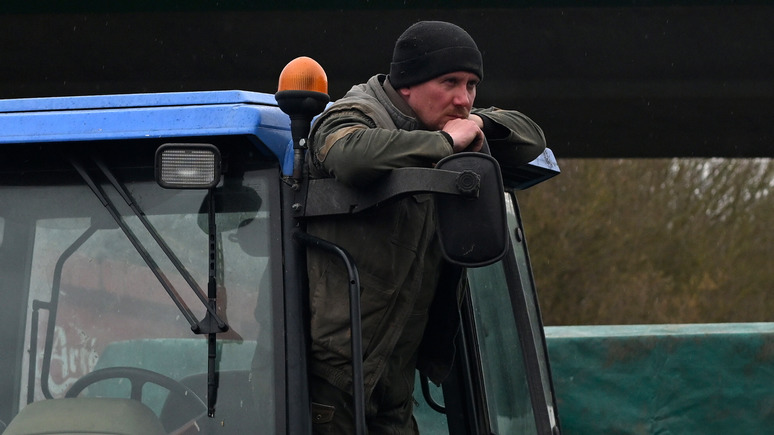 ERR: протестующие литовские фермеры заполонили центр Вильнюса тракторами
