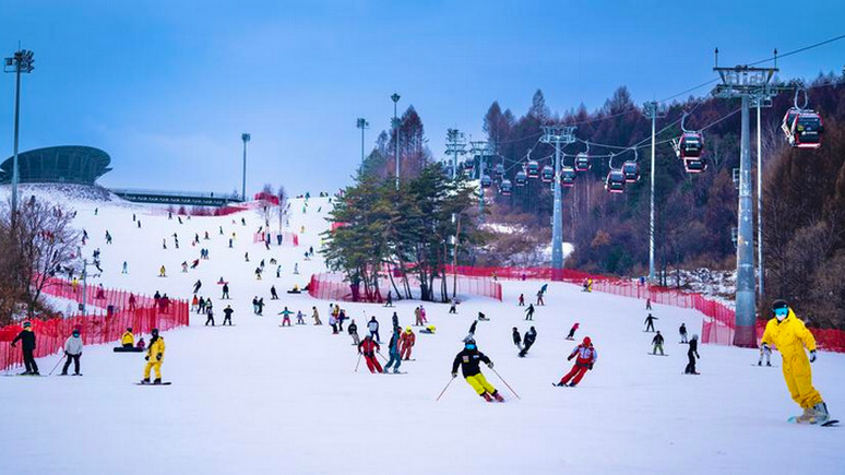 Xinhua: Китай добился успехов в зимних видах спорта благодаря помощи советского лыжника