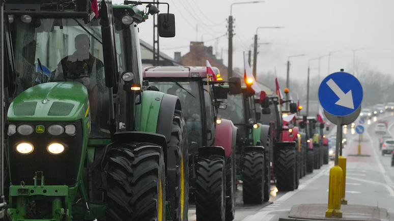 «Терпение лопнуло»: после решения Брюсселя польские фермеры устроят всеобщий протест 