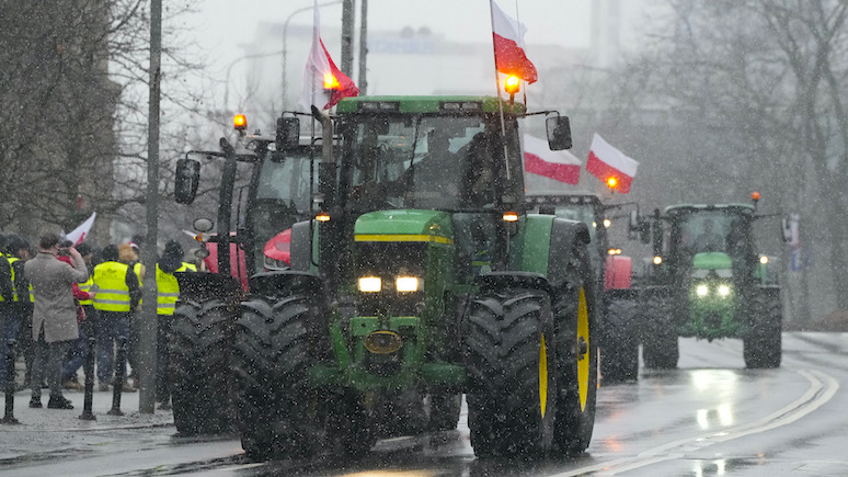 «Всё страшнее смотреть в будущее»: с 20 февраля польские фермеры заблокируют границу с Украиной