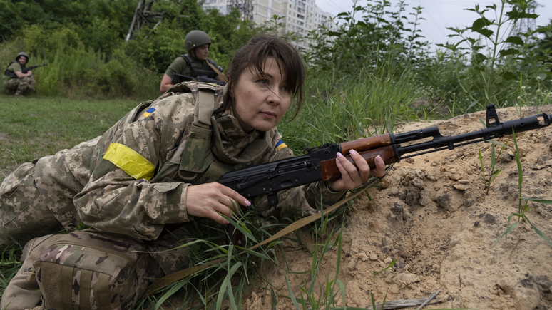 L'Usine Nouvelle: французскому производителю «забыли» заплатить за 12 тысяч винтовок для Украины