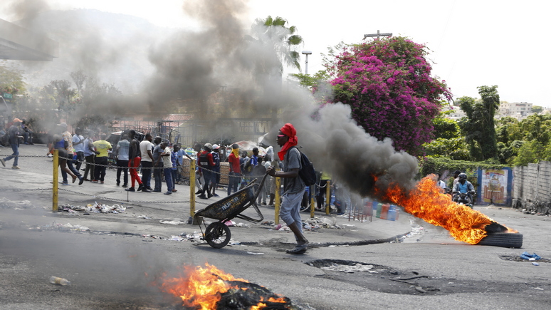 CNN: всплеск насилия на Гаити вынудил США и Европу начать эвакуацию сотрудников дипмиссий