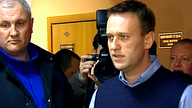 Навальному пригрозили потерей адвокатского статуса