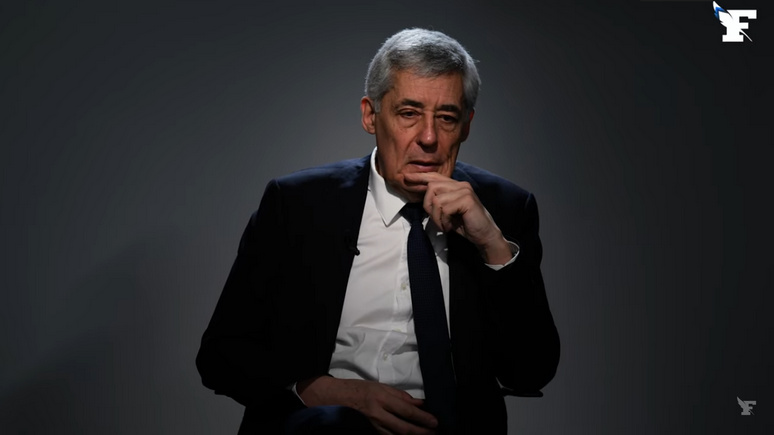 Французский политик: Макрон ведёт Францию к ядерной войне с Россией