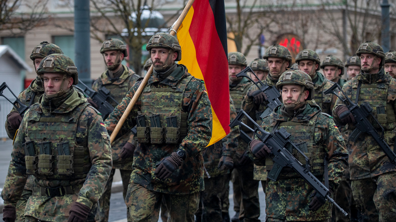 Politico: НАТО теряет опытных солдат из-за низкой привлекательности военной службы