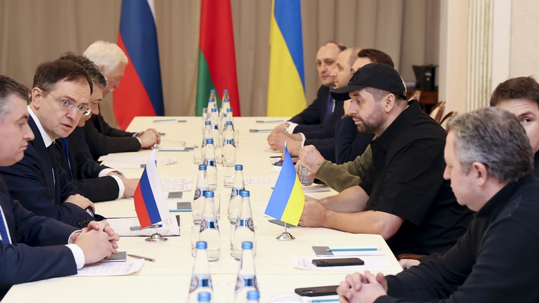 Россия и Украина были близки к миру — Foreign Affairs восхитился дипломатическими усилиями Москвы и Киева