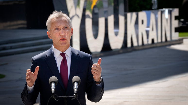 AP: генсек НАТО упрекнул членов альянса за медленные поставки вооружений Киеву