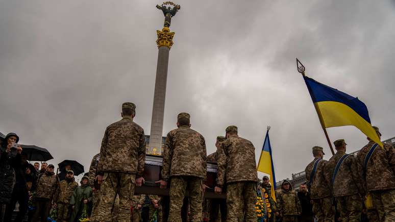 «Лучше жить, чем умирать за флаг», — в разговоре с The Guardian украинские мужчины рассказали, почему скрываются от мобилизации