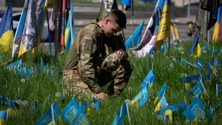 Weekly Blitz: Запад затягивает украинский конфликт ради наживы оборонного комплекса