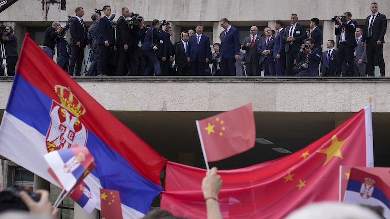 Bloomberg: визит Си Цзиньпина в Европу возродил разногласия времён холодной войны