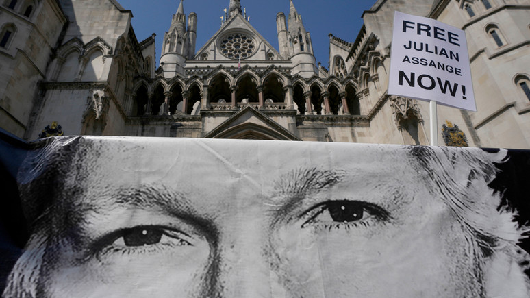 Guardian: cуд разрешил Ассанжу оспорить экстрадицию в США 
