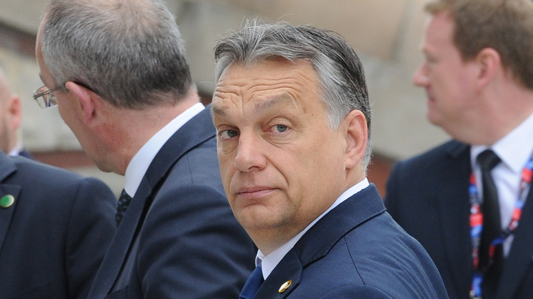 Заноза в ЕС и НАТО, от которой не избавиться — Bloomberg о политике Орбана