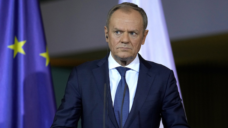 Bloomberg: запугивание Россией помогает Туску давить внутреннюю оппозицию и набирать политические очки в ЕС