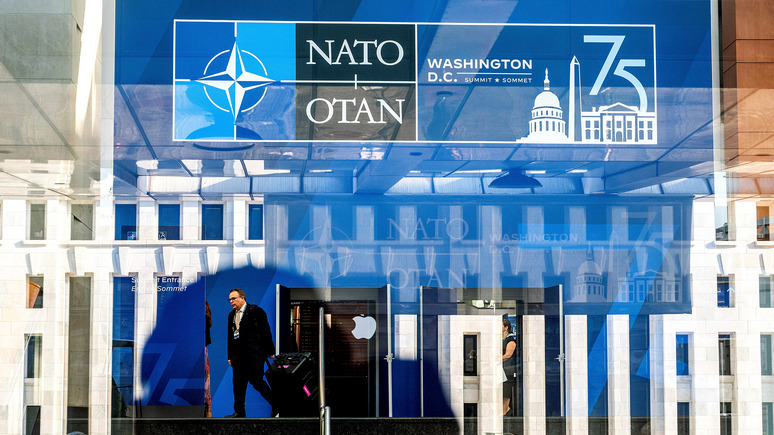 Politico: Украину не приглашают в НАТО, поэтому она создаёт свою «сеть альянсов» на базе необязательных договорённостей