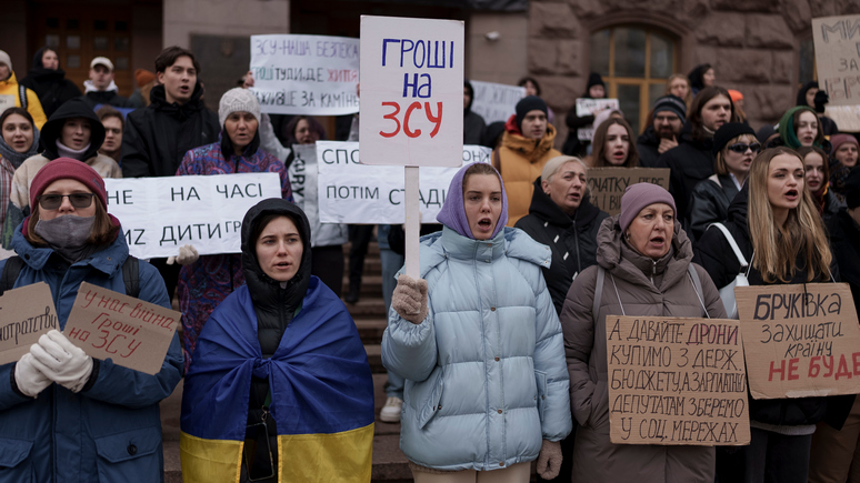 N-TV: €4,7 млн, украденные у ВСУ, нашли в багажнике киевского бухгалтера