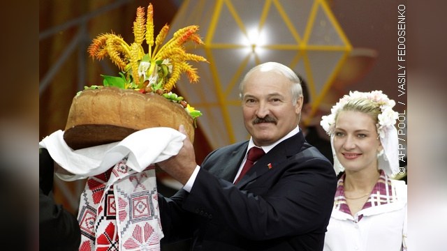 FAZ: Лукашенко добровольно отдает Белоруссию под контроль Кремля