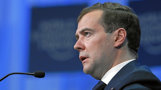Bloomberg: Медведев может не усидеть в кресле премьера