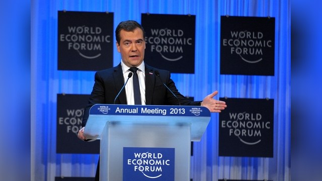 Медведев отказался возвращать России зимнее время 