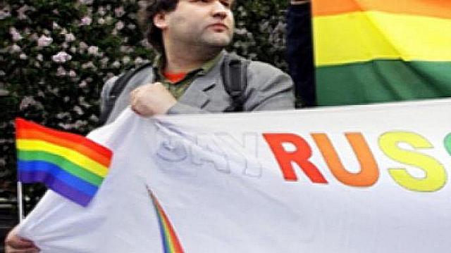Российский журналист не хочет дышать одним воздухом с притеснителями геев