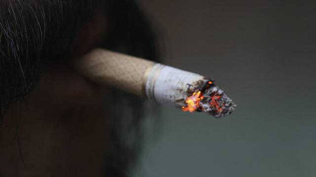 WSJ: Антитабачный закон вряд ли отобьет у россиян желание курить
