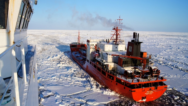 Россия собирается экспортировать нефть на собственных танкерах