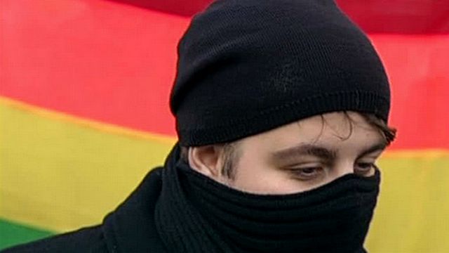 Россияне мечтают «вылечить» страну от геев