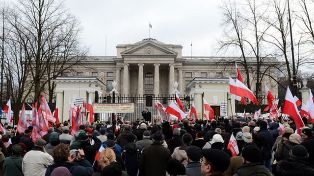 У российского посольства в Варшаве прошла акция протеста