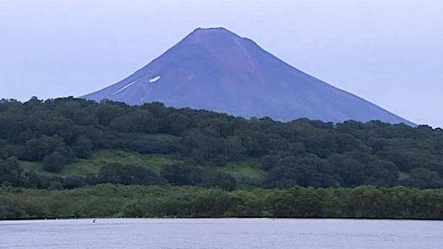 Туристы рискуют жизнью ради снимка у камчатских вулканов
