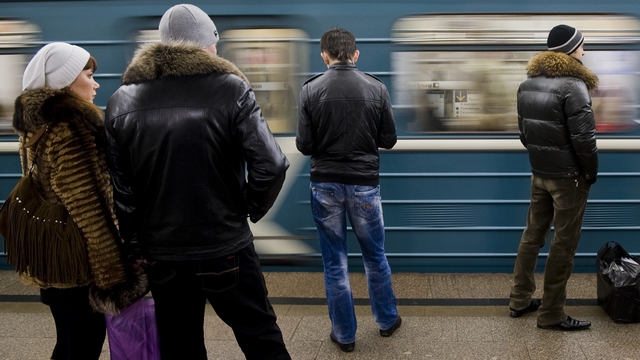 300 человек эвакуированы из московского метро из-за задымления